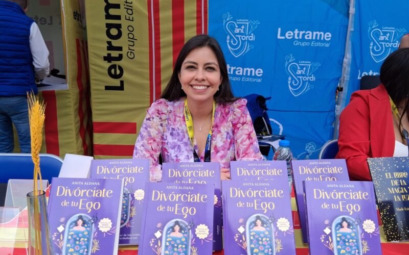 Éxito de convocatoria en la firma de libros de Anita Aldana en Sant Jordi 2025