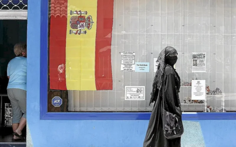 PP y Vox exhiben entendimiento: votarán juntos para prohibir el burka