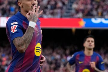 El Barça pasa por encima del Sevilla con hat-trick de Raphinha y regreso de Gavi