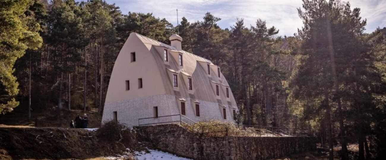 Gran sorpresa en el arte español: la 20º obra de Gaudí estuvo oculta en un remoto bosque catalán durante 120 años