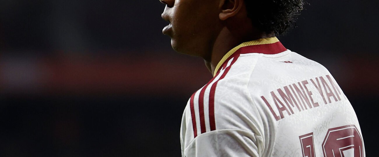 Lamine Yamal condena los «intolerables» cánticos xenófobos de Cornellà: «Usar una religión como burla os deja como ignorantes y racistas»