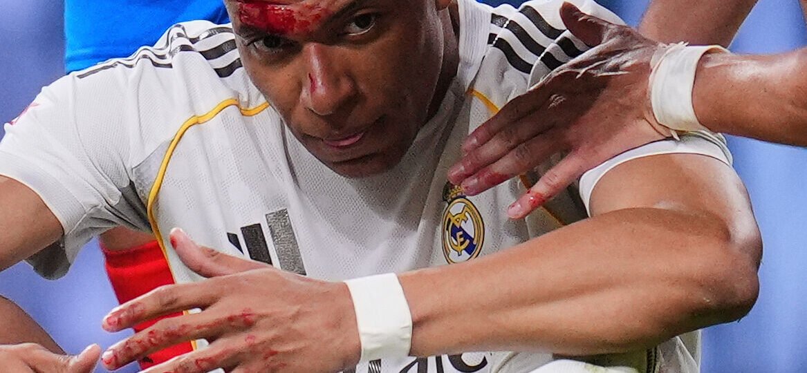 Arbeloa estalla por el penalti no pitado a Mbappé: «Cuando viene bien entra el VAR, y cuando no, no entra»