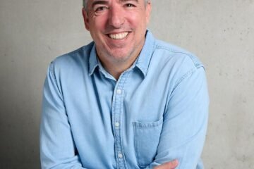 Roy Makaay: «Roberto Carlos no controló bien porque el campo estaba un poco mal, cada mes de marzo me hablan de ese gol»