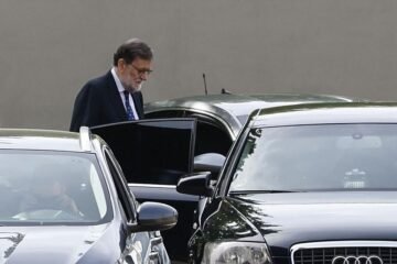 El PP cierra filas en torno a Rajoy tras declarar en el juicio de ‘Kitchen’ y el PSOE critica que «su severa amnesia es indecente»