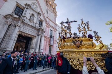 La crónica del Viernes Santo en Cádiz: una jornada completa tres años después
