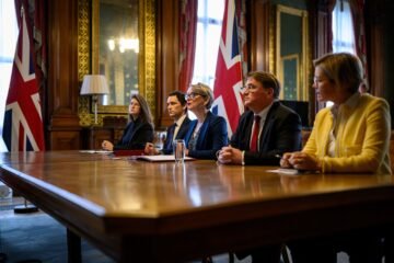 El Reino Unido reúne al margen de Trump a 40 países para impulsar la reapertura del estrecho de Ormuz