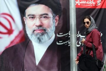 Última hora de la guerra de Estados Unidos e Israel contra Irán, en directo | Trump dice que mantiene las negociaciones abiertas con Irán y amenaza con destruir “todas las centrales eléctricas y los puentes” si no hay acuerdo