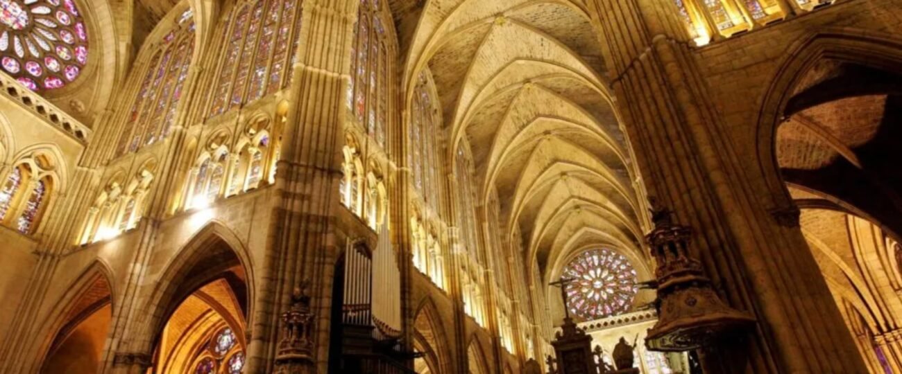 La Catedral de León, elegida «la mejor de España», reabre su trascoro renacentista tras la restauración