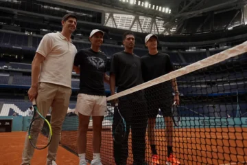 Nadal y Courtois se enfrentan contra Bellingham y Sinner en una pista de tenis del Benabéu