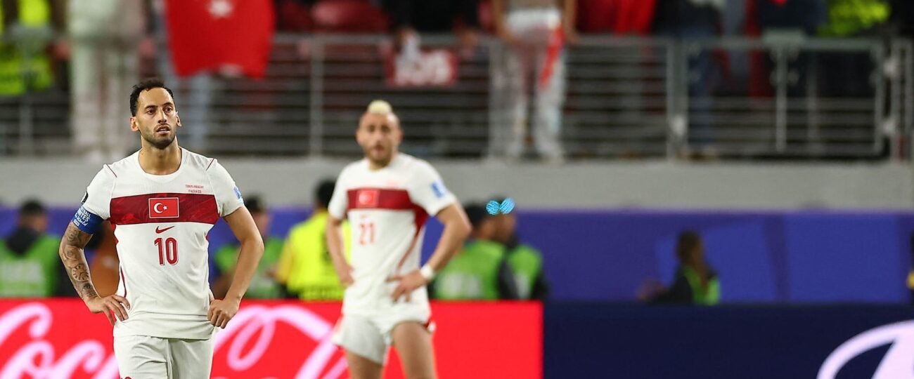 El «vergonzoso» desastre de Turquía, eliminada del Mundial: «Que hagan andando y nadando los 10.000 kilómetros entre San Francisco y Estambul»