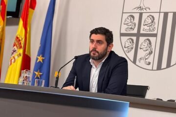 El Gobierno excluirá a los inmigrantes ilegales de la recepción de la prestación complementaria al ingreso mínimo vital: «Vox va a acabar con este disparate»