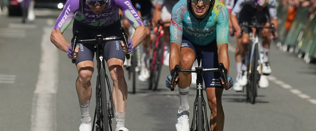 La fuga bidón del Tour corona a Mauro Schmid y casi mete a Tom Pidcock en el podio