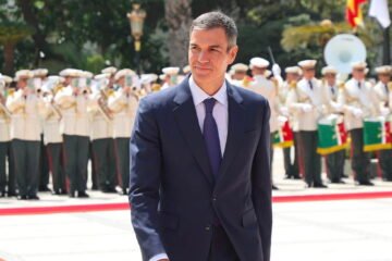 Sánchez celebra desde Argelia el triunfo de España en el Mundial: «Es una victoria de todos los españoles»