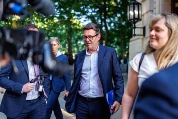 El Partido Laborista abre un proceso de primarias destinado a ‘coronar’ a Andy Burnham como primer ministro del Reino Unido