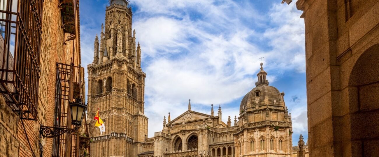 El turismo nacional gana fuerza este verano: Granada, Sevilla y Córdoba a la cabeza en reservas