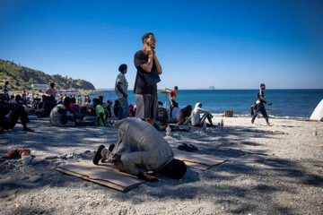 Entrada de inmigrantes a Ceuta desde Marruecos, en directo | El Ministerio de Juventud e Infancia advierte de que rechazar el reparto de menores es «una cuestión propagandística»: «La ley está para cumplirla»
