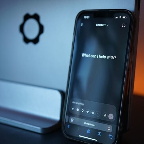 OpenAI lanza una versión de ChatGPT para adolescentes que se activa de forma automática