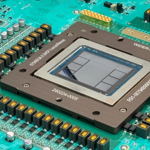 OpenAI ya tiene un chip propio y es más eficiente que los de Nvidia