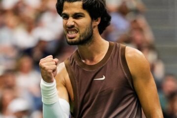 Alcaraz vuelve siendo Alcaraz: derrota a Safiullin en primera ronda del US Open y deja atrás su larga lesión