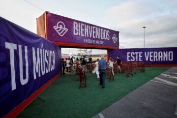 Concierto solidario de Tam Tam Go! y Amistades Peligrosas en el Muelle de Cádiz
