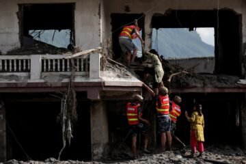 El riesgo de una segunda riada amenaza Nepal y Tíbet tras una catástrofe que deja ya al menos 478 muertos