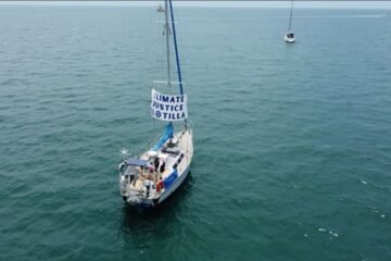 Un velero miembro de la Flotilla por la Justicia Climática atraca el domingo en Cádiz