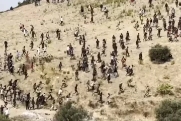 Marruecos asegura haber frustrado un intento de asalto de cientos de inmigrantes subsaharianos en Ceuta