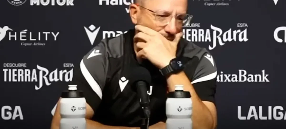 El entrenador del Ceuta se emociona al borde de las lágrimas al hablar de la situación en su ciudad