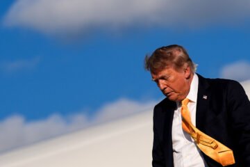 Trump califica de «triste» lo ocurrido en Ceuta y acusa a España de no controlar su frontera