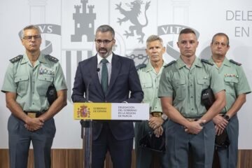 Murcia refuerza su servicio marítimo para luchar contra las taxi-pateras y el Delegado carga contra López Miras: «Todo tiene un límite»