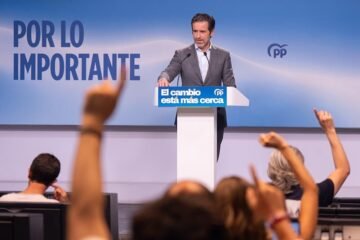 Feijóo visitará Ceuta con Manfred Weber para «europeizar» la crisis de la frontera sur de la UE