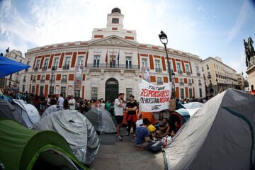 ‘Hemos secuestrado Sol, pagad el rescate o estáis todos acabados’: un cerco al Gobierno progresista para diferenciarse de aquel 15-M