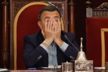 La tragedia de las familias de Cádiz sin casa toma la palabra en el pleno