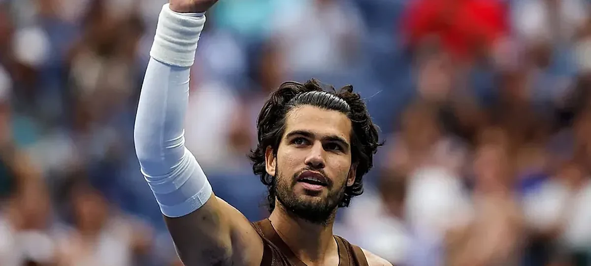 Ovación para Alcaraz tras victoria en su regreso a las pistas en el US Open