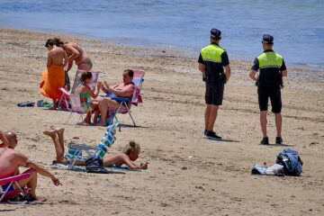 El PP de Cádiz buscará la “fórmula más adecuada” para mantener el servicio policial de la playa